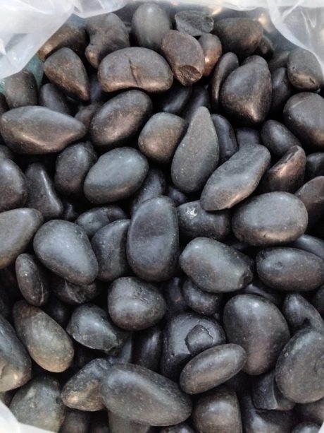 Pebble Stone AA Polished Black 1-2cm 20kg